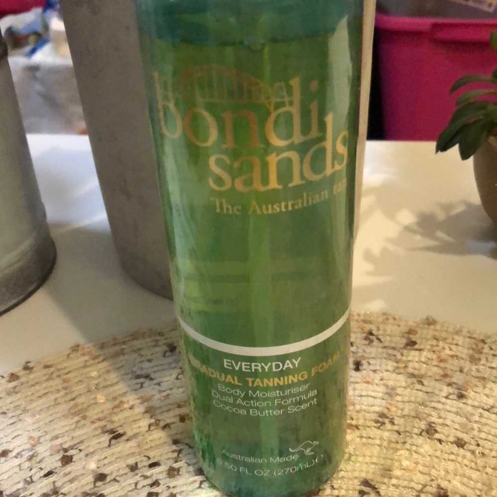 😊Nwot Bondi Sands Gradual Tanning Foam